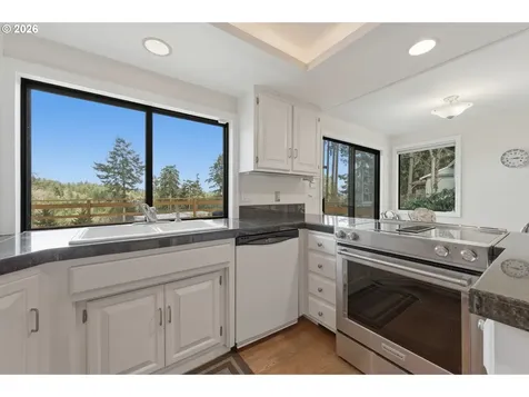 3945 Spring Boulevard Eugene OR 97405