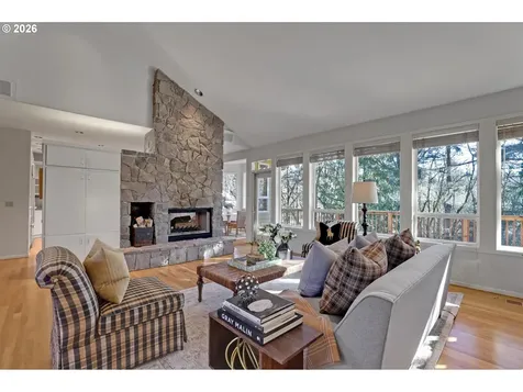 700 SW 67th Place Portland OR 97225