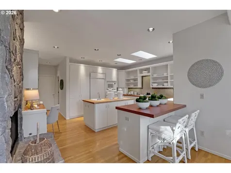 700 SW 67th Place Portland OR 97225