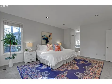 700 SW 67th Place Portland OR 97225