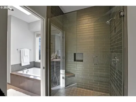 700 SW 67th Place Portland OR 97225
