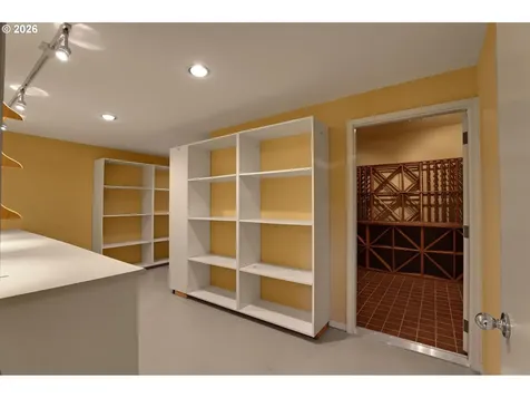 700 SW 67th Place Portland OR 97225