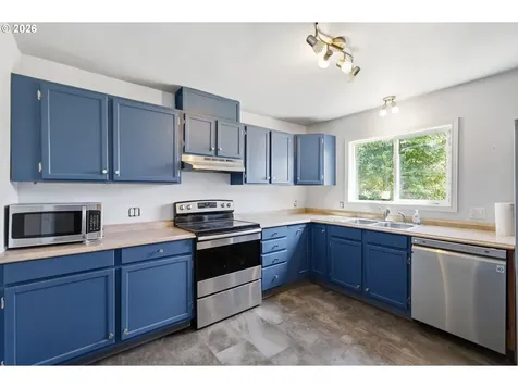 5135 C Street Springfield OR 97478