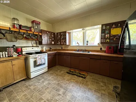 209 N River Street Enterprise OR 97828