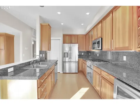 872 NE 73rd Avenue Hillsboro OR 97124