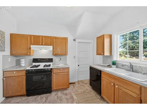 5214 SE 62nd Avenue Portland OR 97206