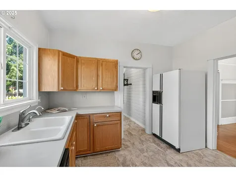 5214 SE 62nd Avenue Portland OR 97206