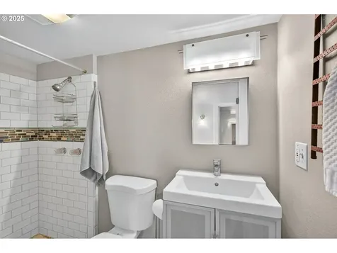 5214 SE 62nd Avenue Portland OR 97206