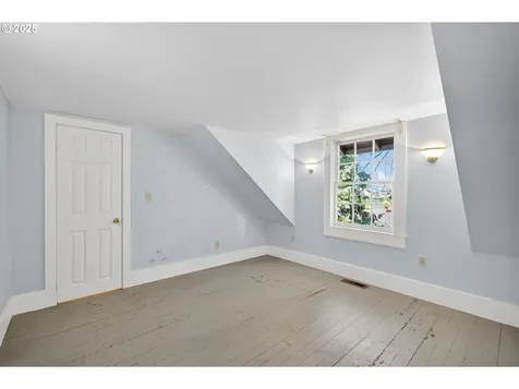 5214 SE 62nd Avenue Portland OR 97206