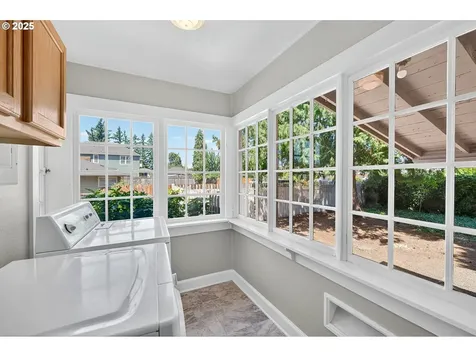5214 SE 62nd Avenue Portland OR 97206