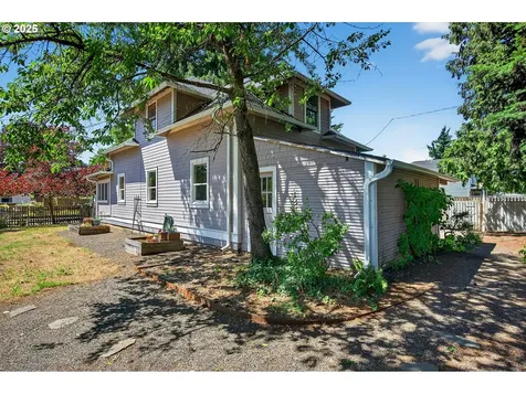 5214 SE 62nd Avenue Portland OR 97206