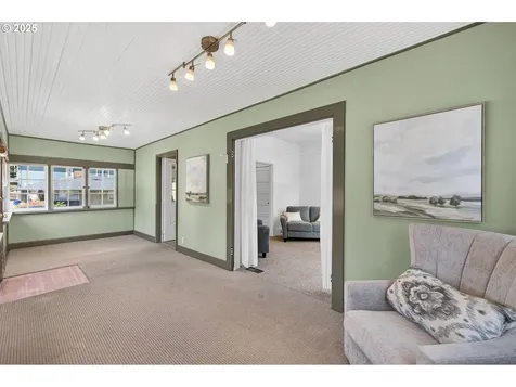 5214 SE 62nd Avenue Portland OR 97206