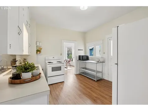 1831 SE Insley Street Portland OR 97202