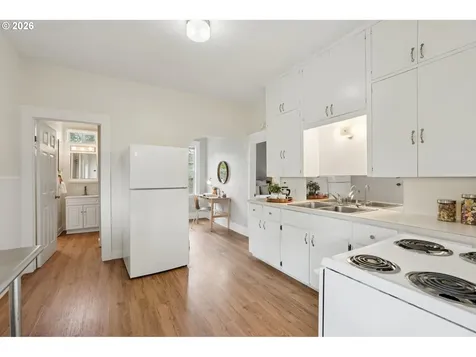 1831 SE Insley Street Portland OR 97202