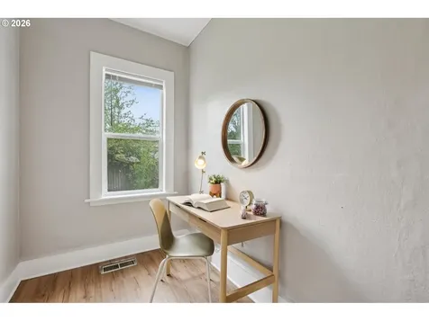 1831 SE Insley Street Portland OR 97202