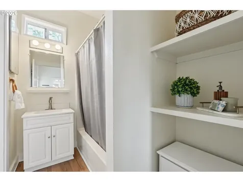 1831 SE Insley Street Portland OR 97202