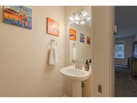 1306 NE 91st Avenue Vancouver WA 98664