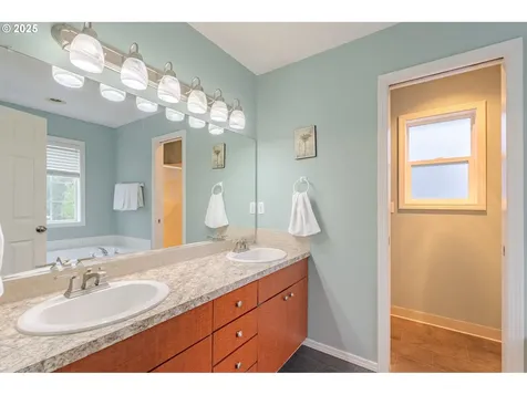 1306 NE 91st Avenue Vancouver WA 98664