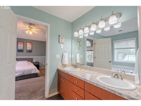 1306 NE 91st Avenue Vancouver WA 98664