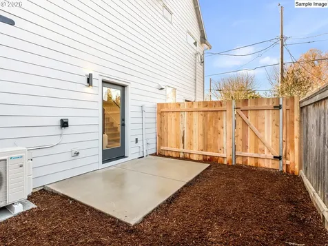 9562 N Buchanan Avenue Portland OR 97203