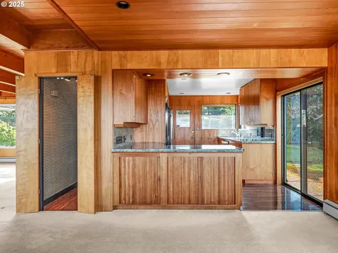 89062 Manion Drive Warrenton OR 97146