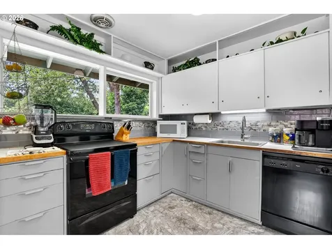 5345 SE 91st Avenue Portland OR 97266