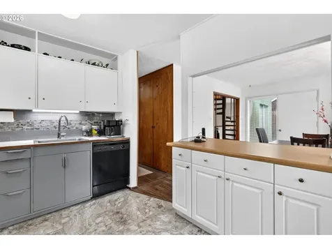 5345 SE 91st Avenue Portland OR 97266