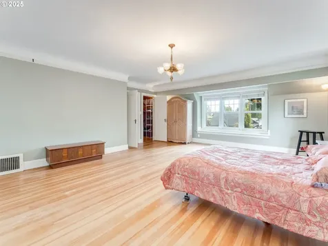 220 W 36th Street Vancouver WA 98660