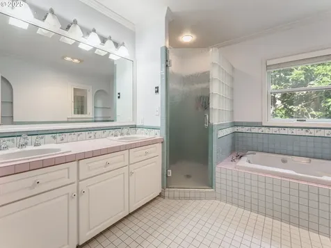 220 W 36th Street Vancouver WA 98660