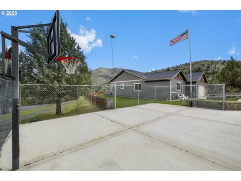 26807 Grand View Road Canyon City OR 97820