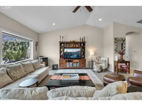 26807 Grand View Road Canyon City OR 97820