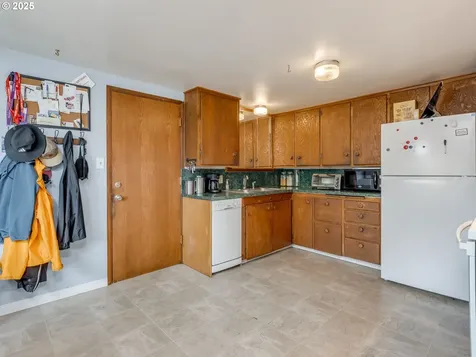 9545 N Iris Way Portland OR 97203