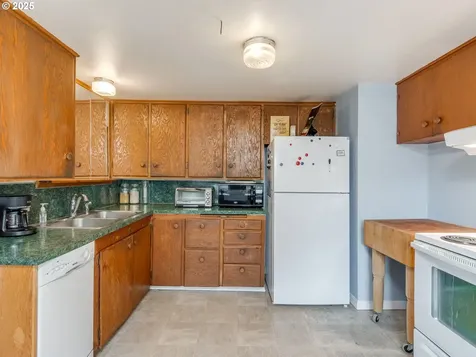 9545 N Iris Way Portland OR 97203