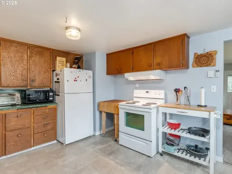 9545 N Iris Way Portland OR 97203