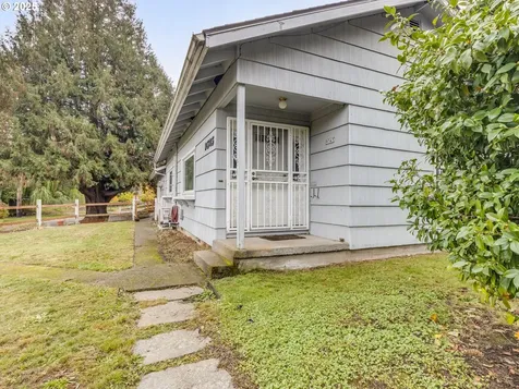 9545 N Iris Way Portland OR 97203