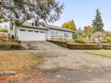 9545 N Iris Way Portland OR 97203