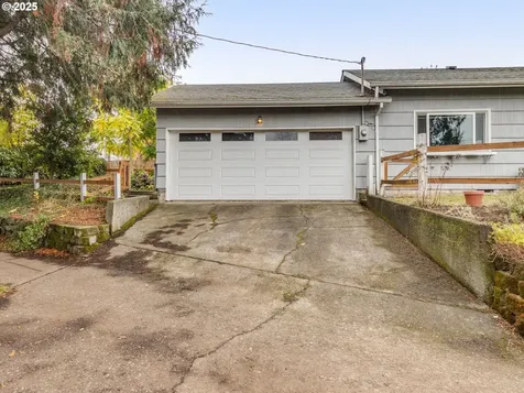 9545 N Iris Way Portland OR 97203
