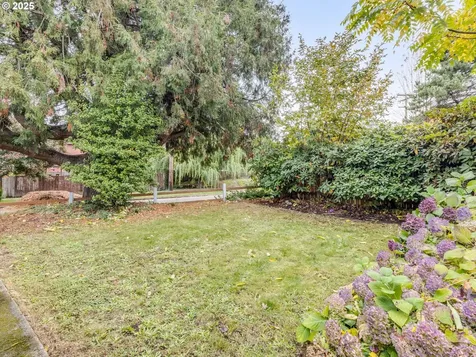 9545 N Iris Way Portland OR 97203