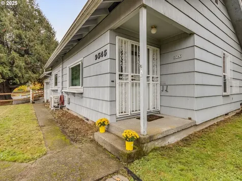 9545 N Iris Way Portland OR 97203