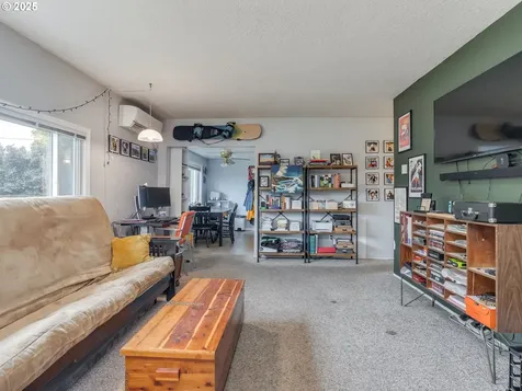 9545 N Iris Way Portland OR 97203
