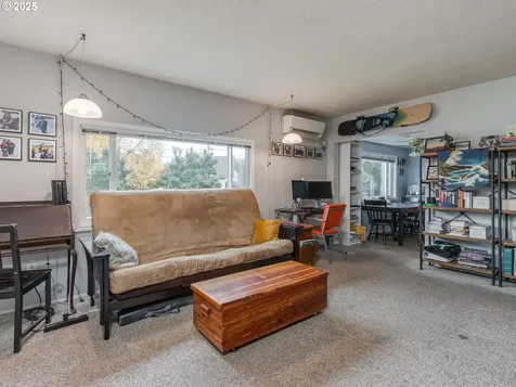 9545 N Iris Way Portland OR 97203
