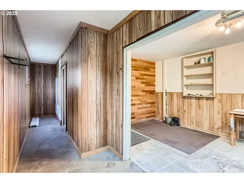 5025 NE Couch Street Portland OR 97213