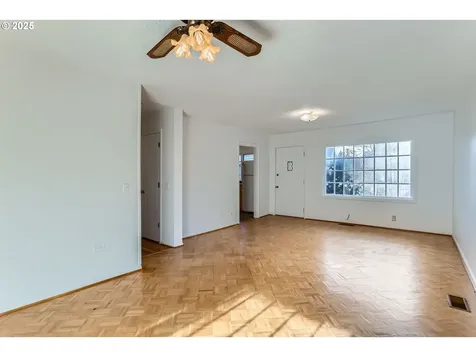 5025 NE Couch Street Portland OR 97213