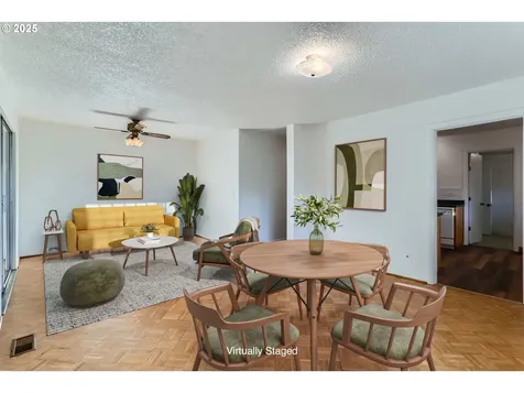 5025 NE Couch Street Portland OR 97213