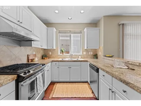 6638 NW Joss Avenue Portland OR 97229