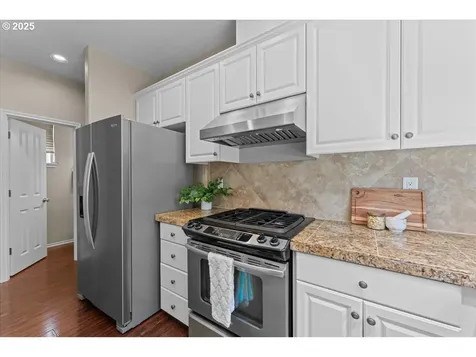 6638 NW Joss Avenue Portland OR 97229