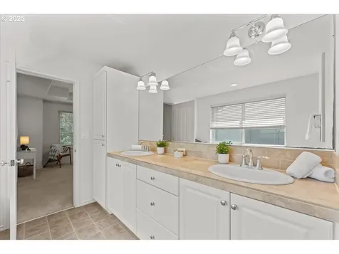 6638 NW Joss Avenue Portland OR 97229