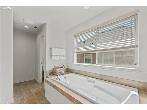 6638 NW Joss Avenue Portland OR 97229