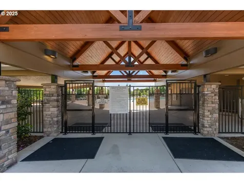 6638 NW Joss Avenue Portland OR 97229