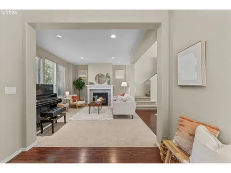 6638 NW Joss Avenue Portland OR 97229